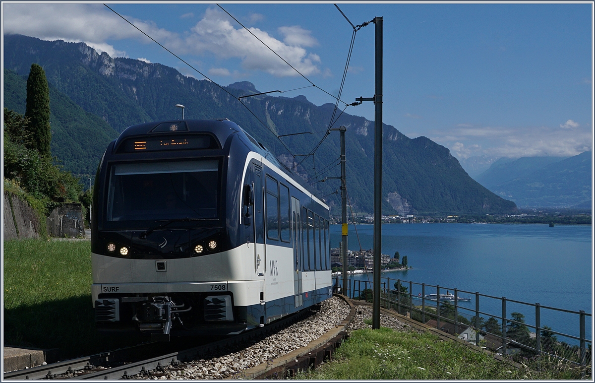 Der MOB/MVR/CEV Surf ABeh 2/6 7508 erreicht Châtelard VD.
3. Juli 2017