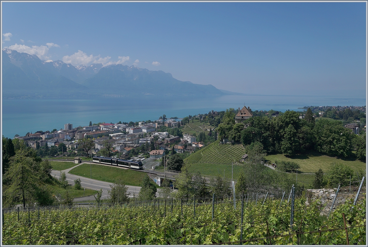 Der MVR MOB ABeh 2/6 7504  VEVEY  im Vorortsverkehr bei Châtelard VD. 

18. Mai 2020