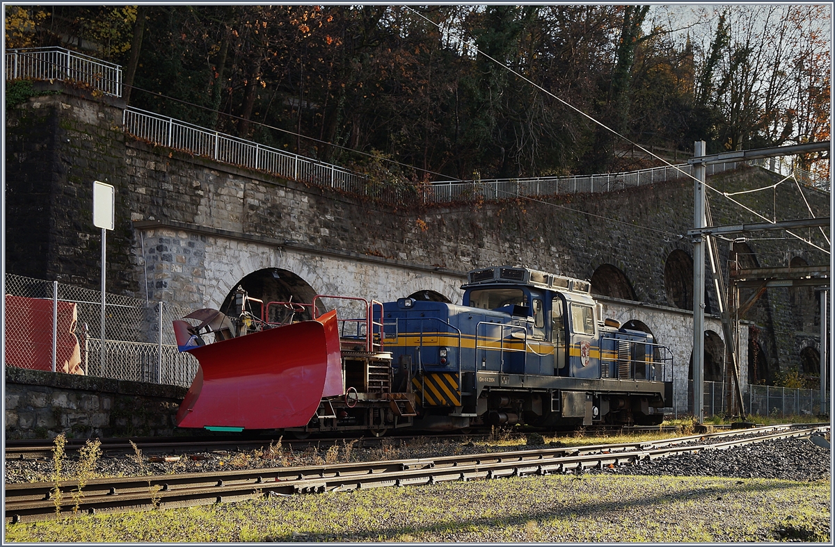 Der nächste Winter kommt bestimmet: die MOB Gm 4/4 2004 mit einem Schneepflug in Vevey.

30. Nov. 2019