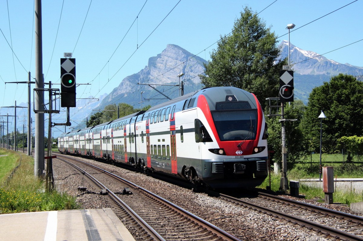 Der neue Rex,Rheintalexpress  St.Gallen  nach Chur bei der Einfahrt in Maienfeld.13.06.13  