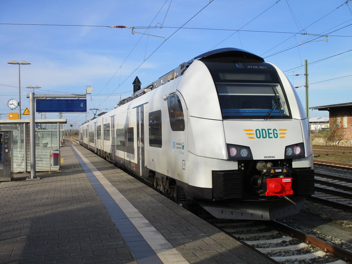 Der ODEG 4746 801 pendelte am 05.April 2020 zwischen Bergen/Rügen und Stralsund Rügendamm.Aufnahme in Bergen/Rügen.