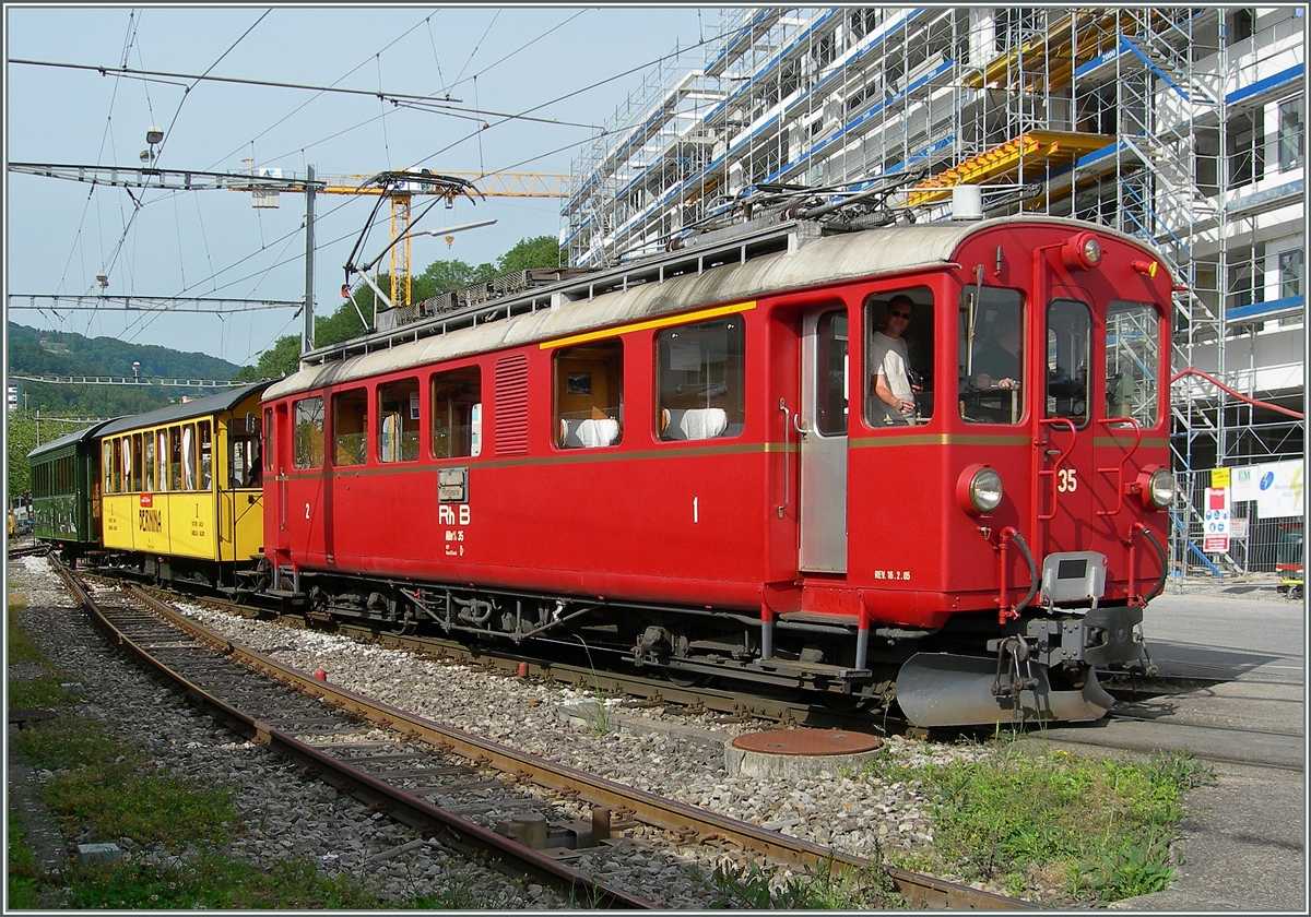 Der  Riviera Belle Epoque  erreicht mit dem RhB ABe 4/4 N� 35 an der Spitze Vevey. Blonay-Chamby Pfingstfestival 2014 7. Juni 2014