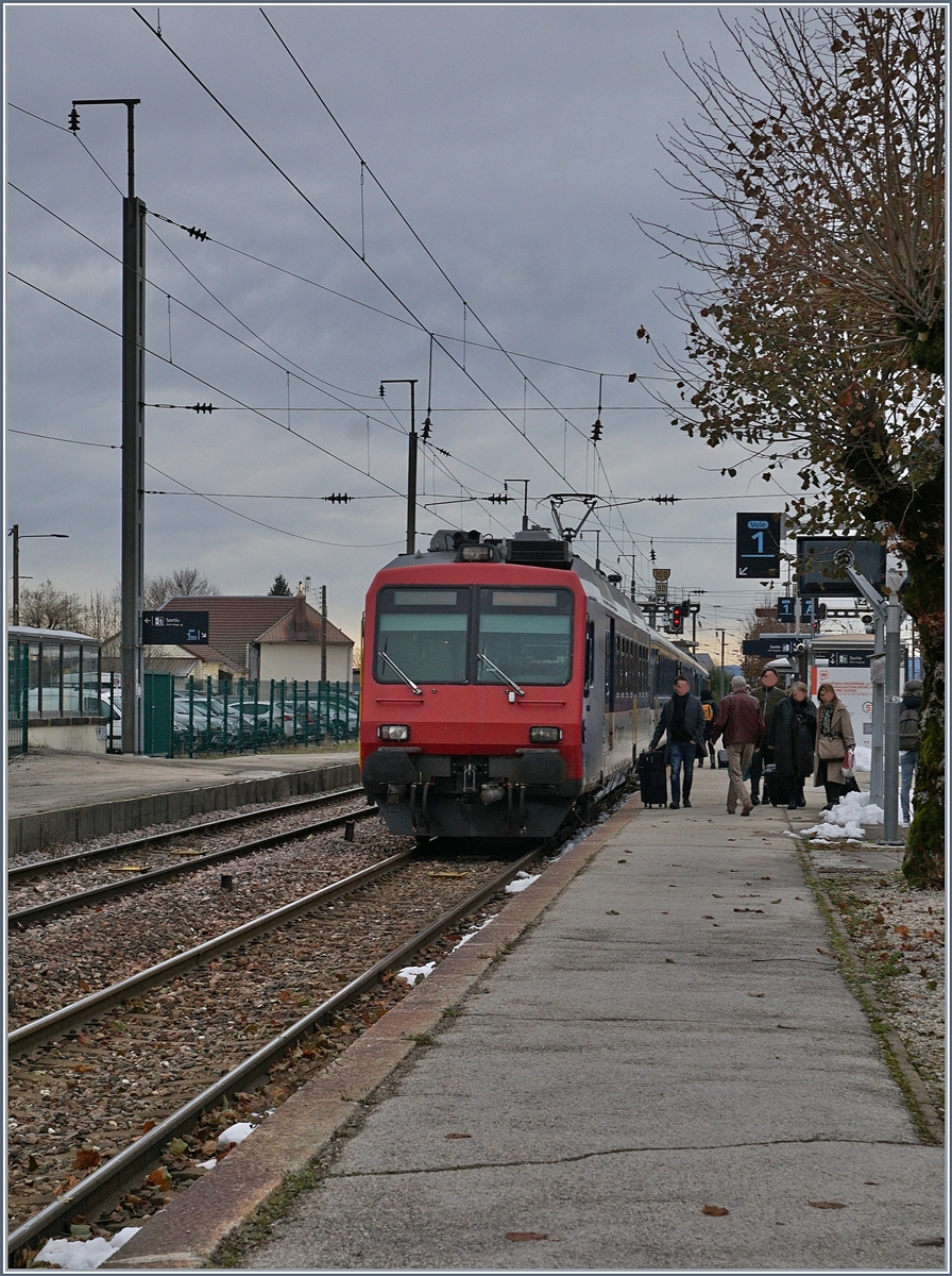 Der SBB NPZ RE Neuchâtel - Frasne nach seiner Ankunft in Frasne.

23. Nov. 2019