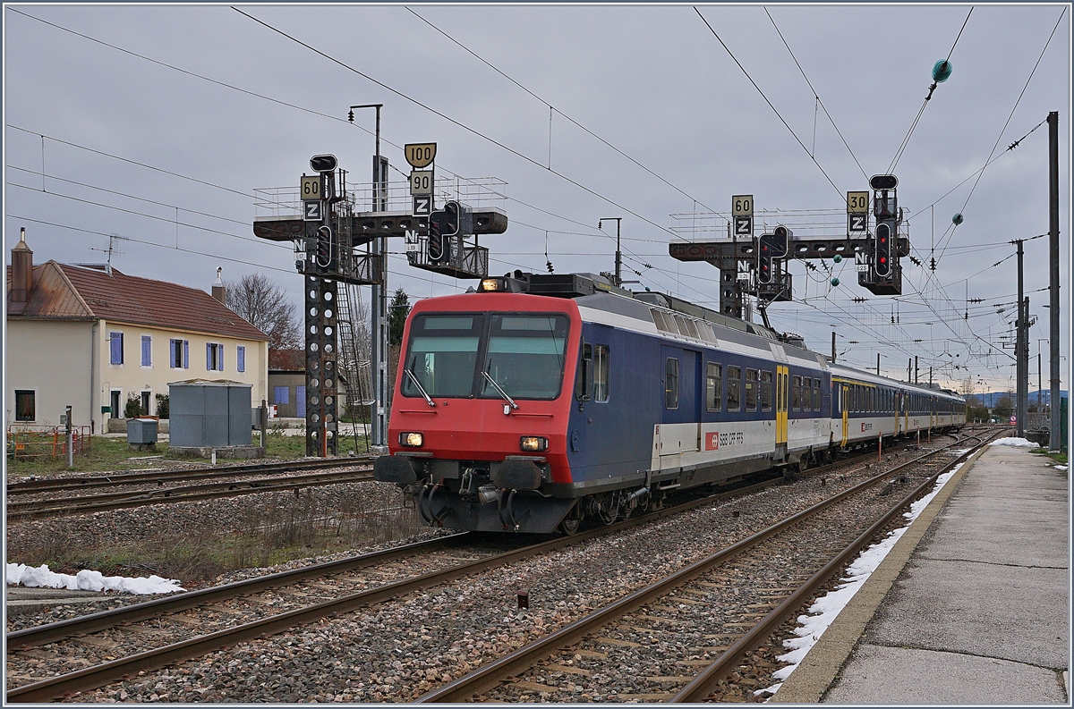 Der SBB NPZ RE Neuchâtel - Frasne am Ziel seiner Reise.

23. Nov.  2019