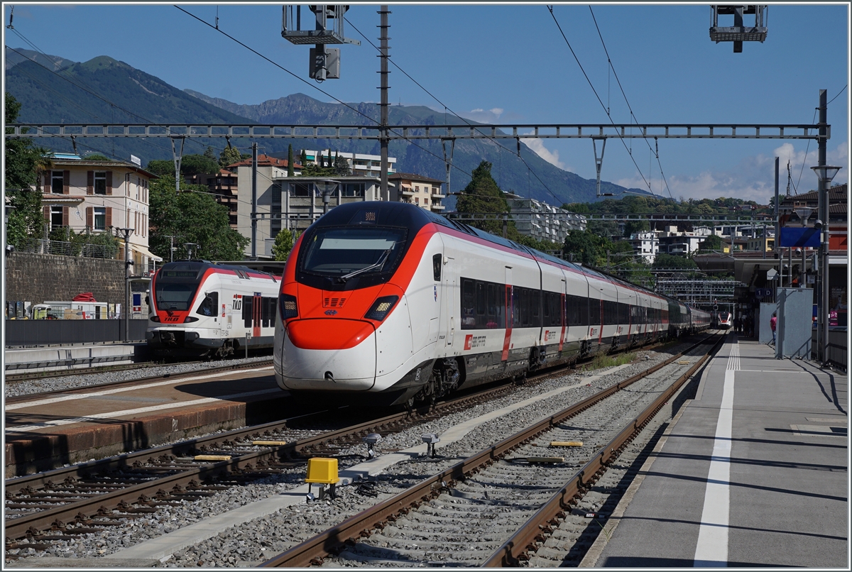 Der SBB RABe 501 Giruno  ist von Basel SBB in Lugano, am Ziel seiner Reise angekommen. 

23. Juni 2021