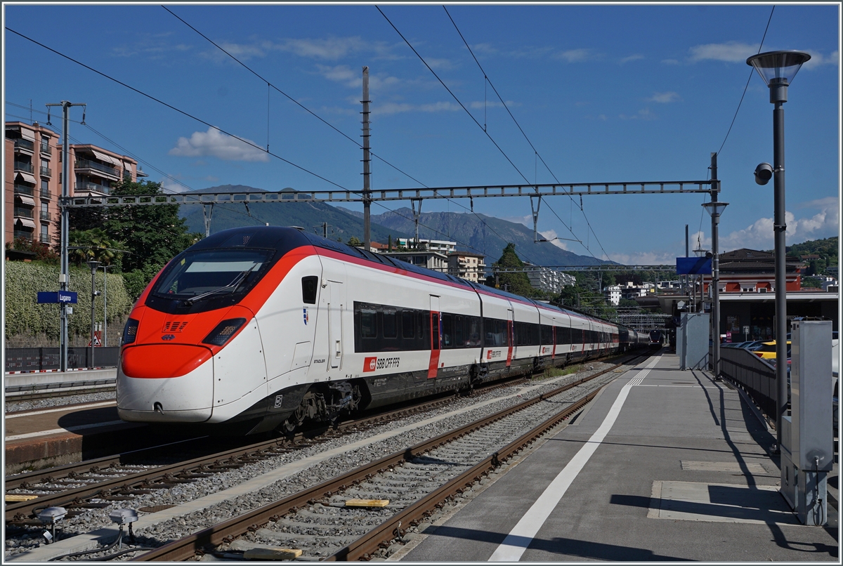 Der SBB RABe 501 Giruno  ist von Basel SBB in Lugano, am Ziel seiner Reise angekommen.

23. Juni 2021