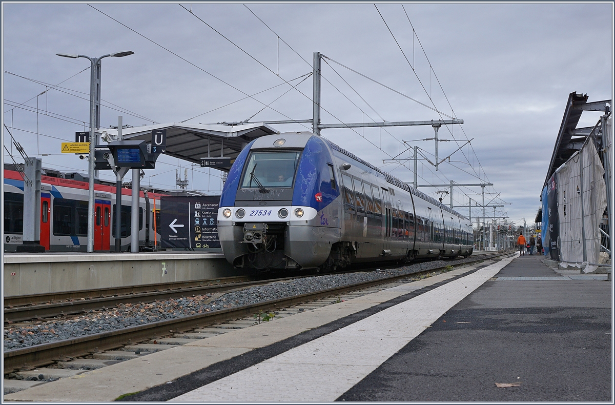 Der SNCF Z 27534 wendet in Annemasse.

15. Dez. 2019