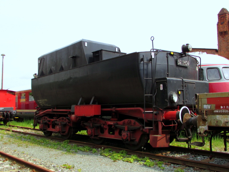 Der Tender von 52 7409 im au�engel�nde des DLW Meiningen am 26.April.2014