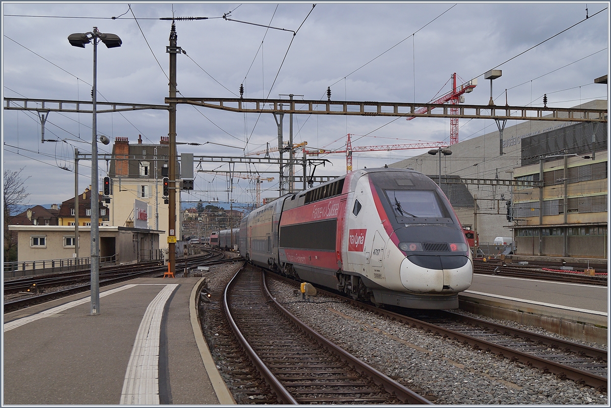 Der TGV Lyria 4717 verlässt Lausanne in Richtung Paris Gare de Lyon.

17. Jan. 2020