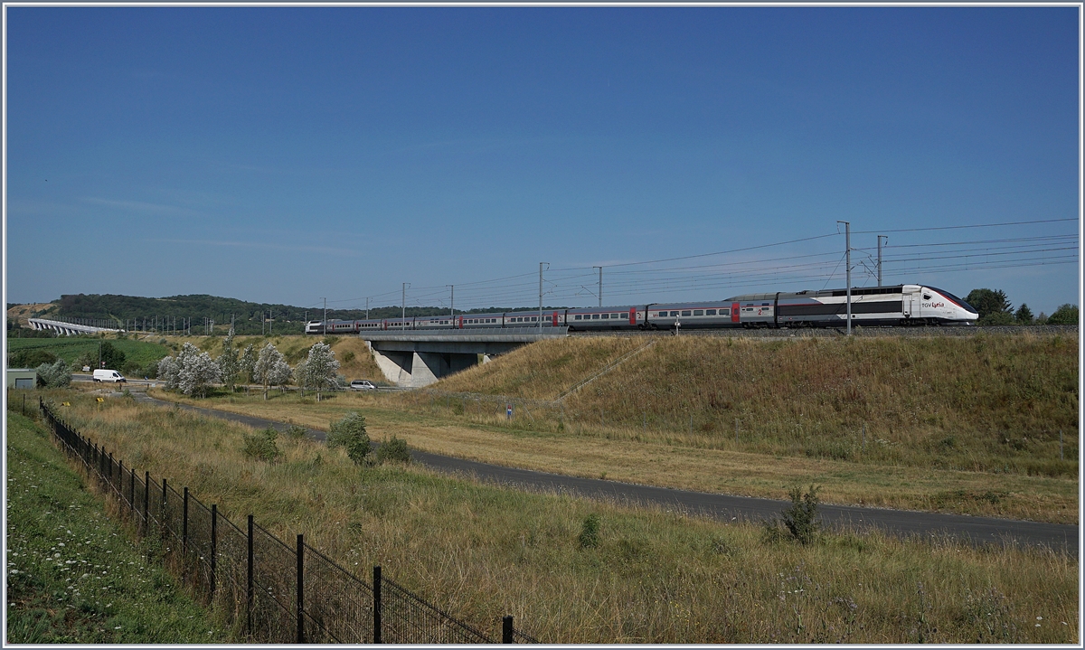 Der TGV Lyria 9203 von Paris nach Zürich erreicht in Kürze seinen nächsten Halt, Belfort-Montbéliard TGV.

23. Juli 2019
