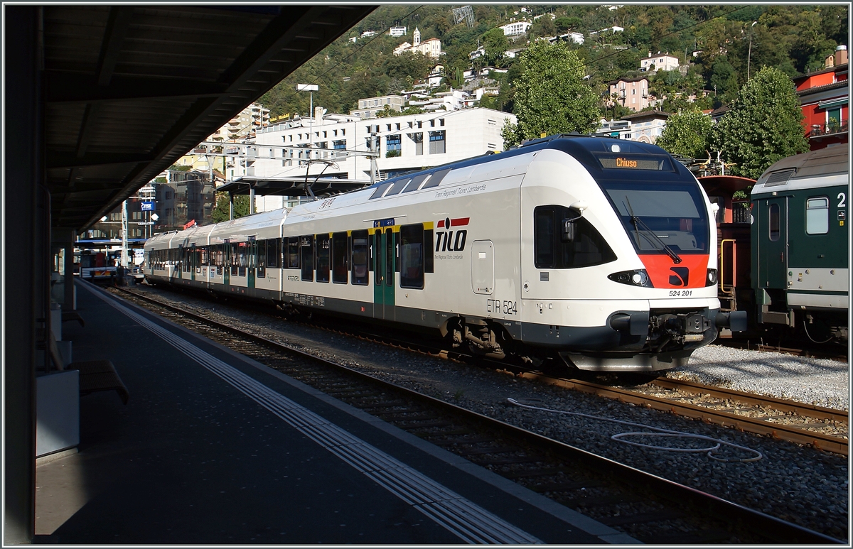 Der Trenord ETR 524 201 (TILO RABe 524 201) in Locarno.

25. Sept. 2015
 