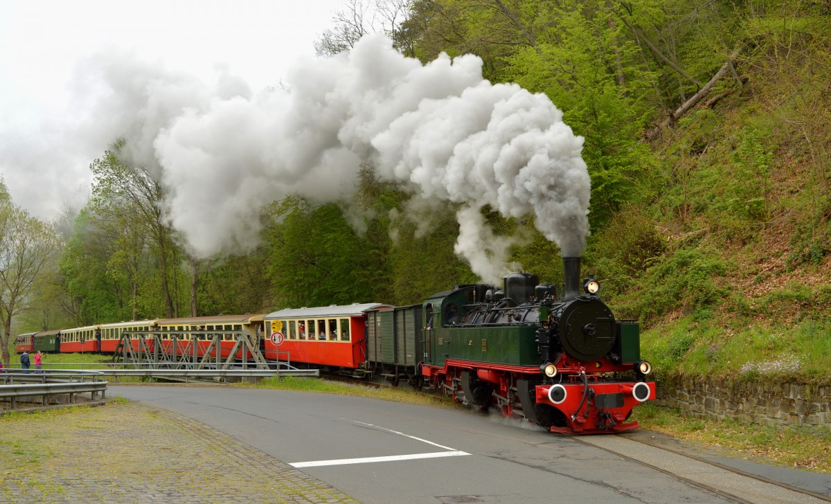 Die 11sm am T�nissteiner Sprudel (Hp.Schweppenburg-Heilbrunnen) am 01.05.2015