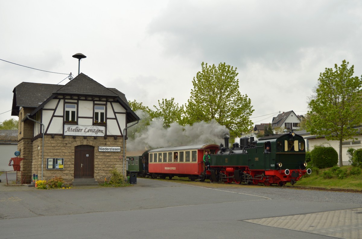 Die 11sm bei der Durchfahrt in Niederzissen am 01.05.2015