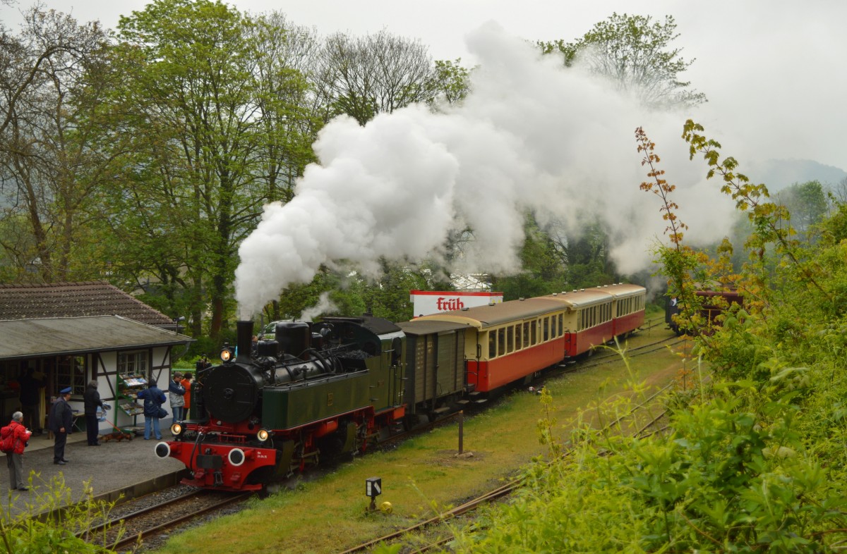 Die 11sm beim rangieren in Brohl am 01.05.2015 (3)