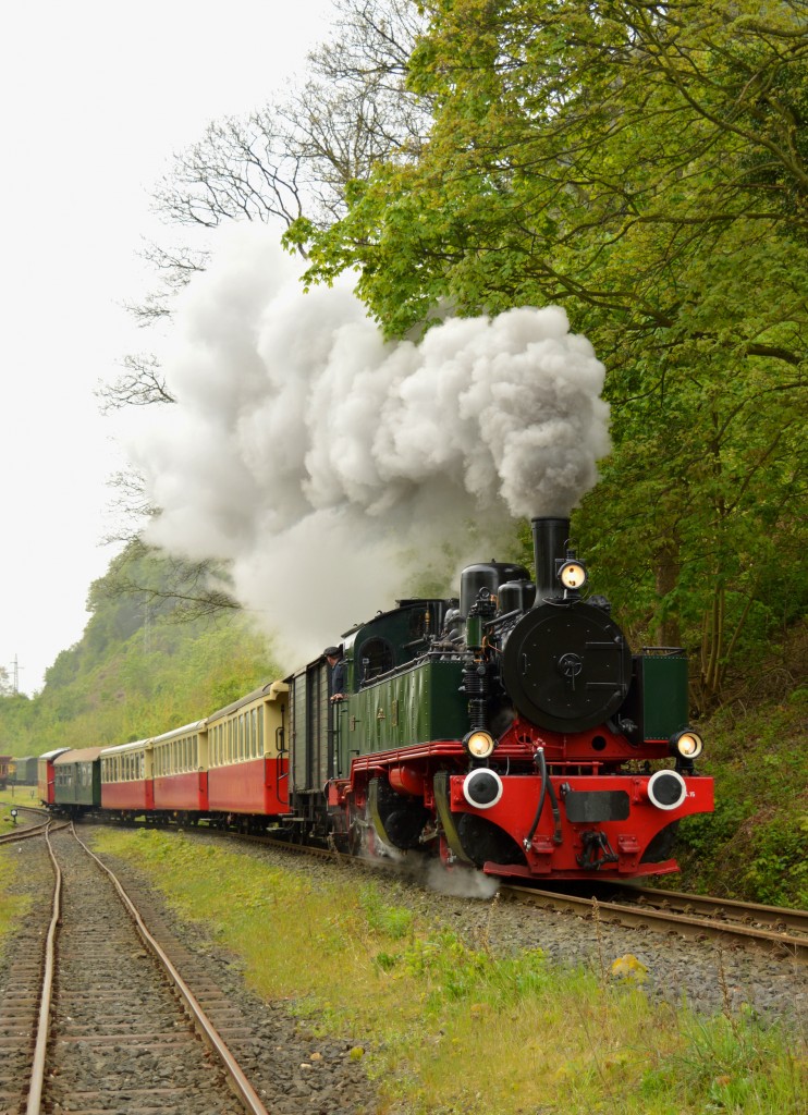 Die 11sm beim rangieren in Brohl am 01.05.2015 (7)