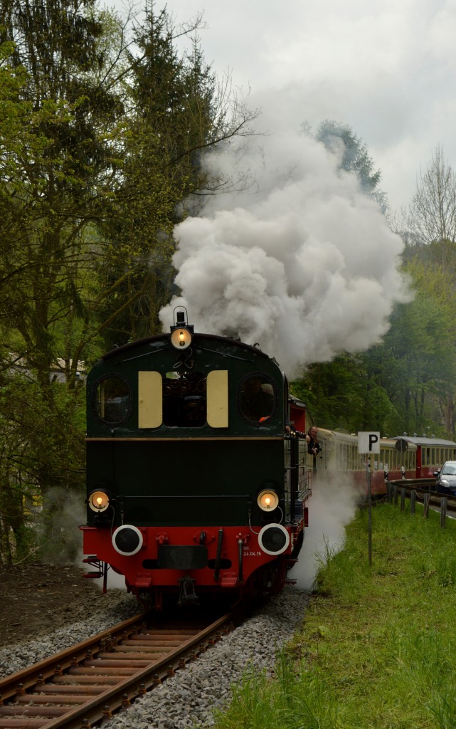 Die 11sm zwischen Hp.Schweppenburg-Heilbrunnen und Brohl am 01.05.2015