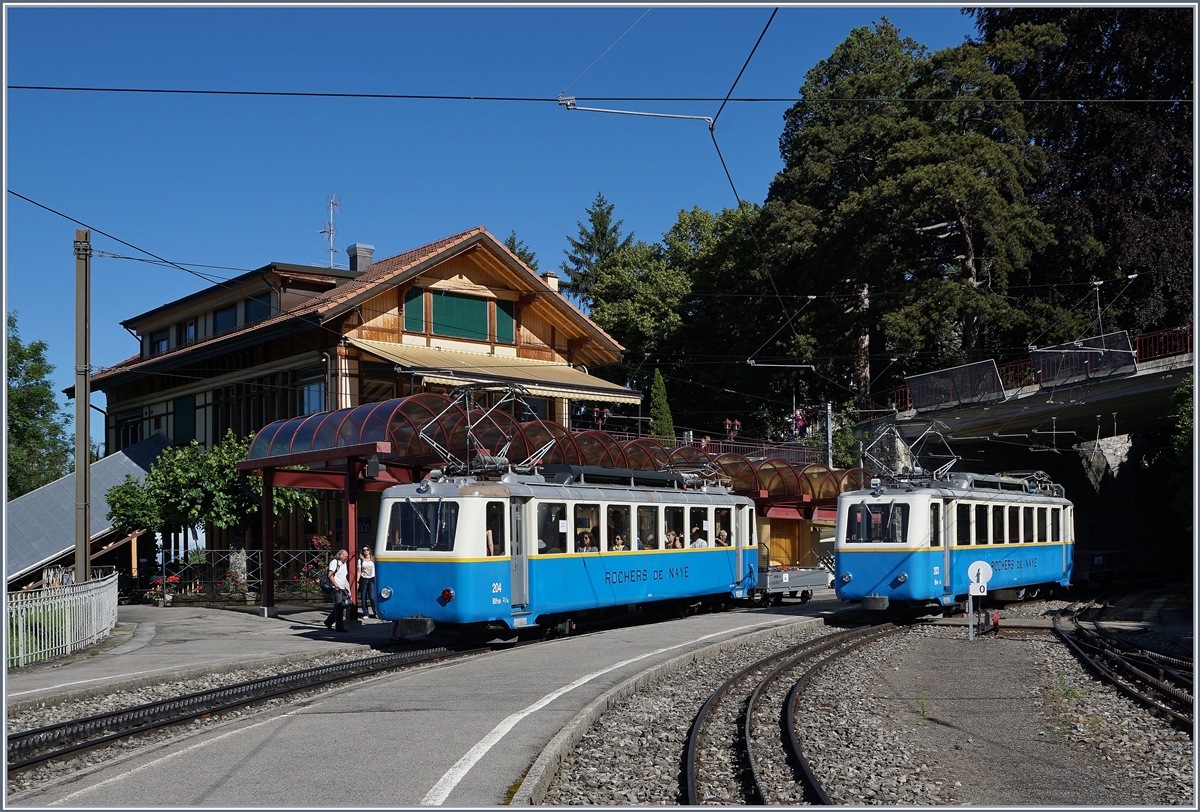 Die Bhe 2/4 204 und 203 in Glion.
3 Juli 2016