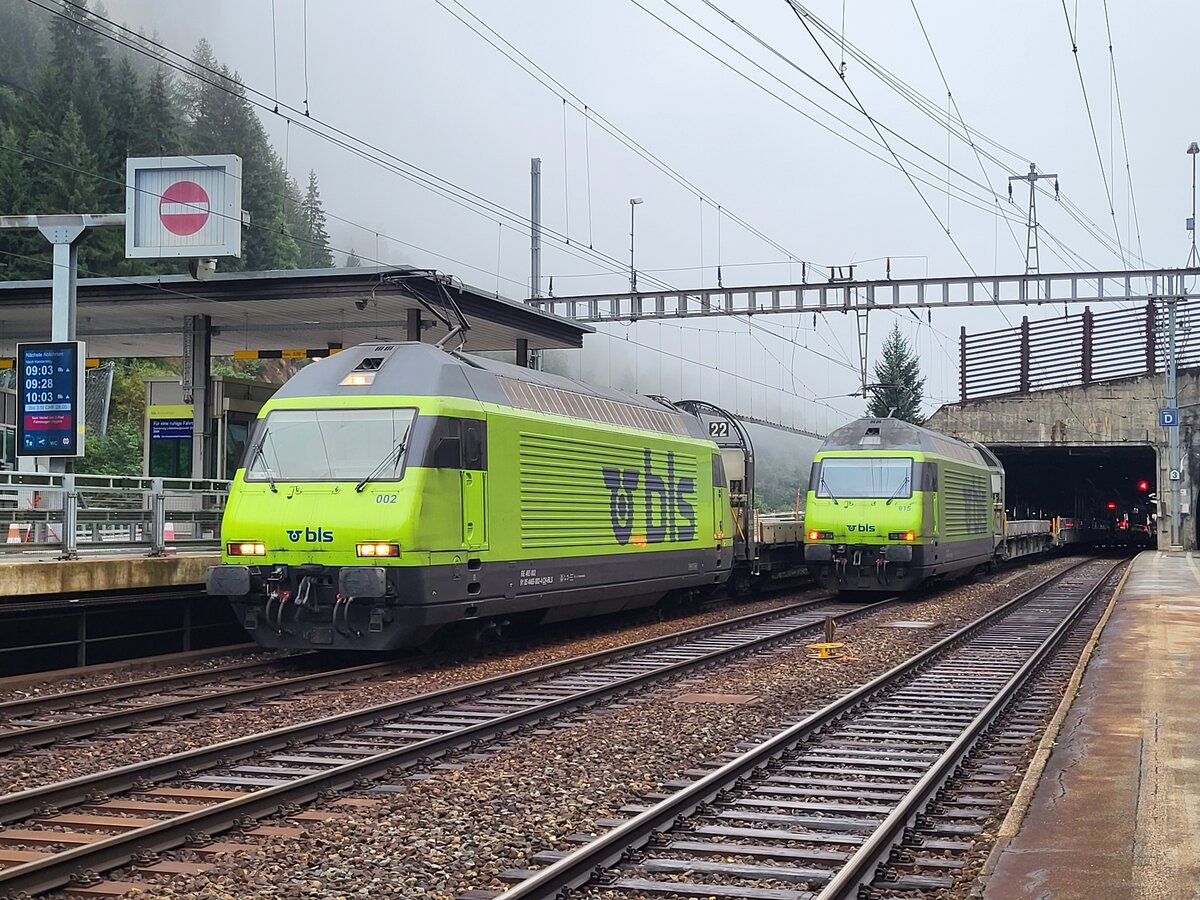 Die BLS Re 465 haben nun von den BLS Re 4/4 praktisch die meisten Autotunnel Züge übernommen.
Goppenstein, den 12.Sept. 2024