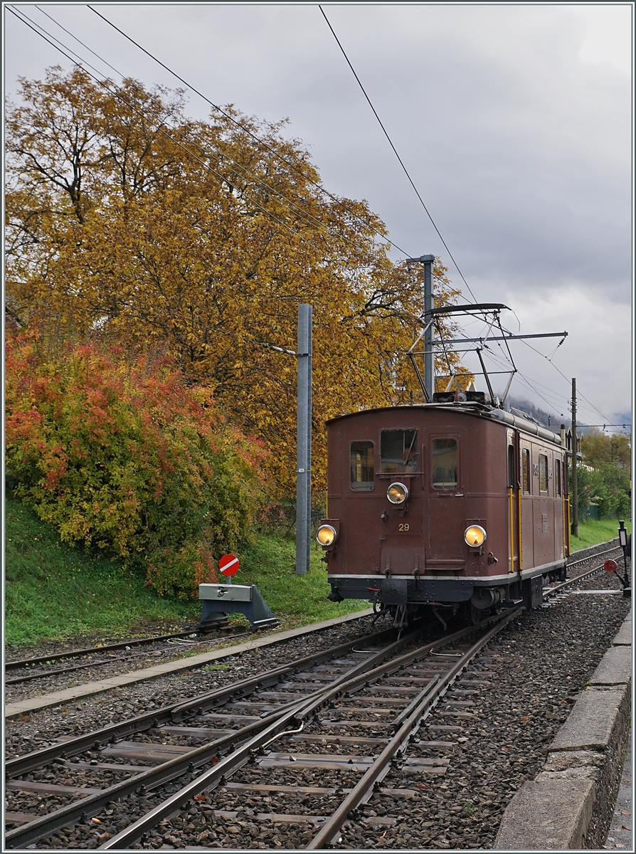 Die BOB HGe 3/3 29 rangiert in Blonay bei der Blonay Chamby Bahn. 

24. Okt. 2020
