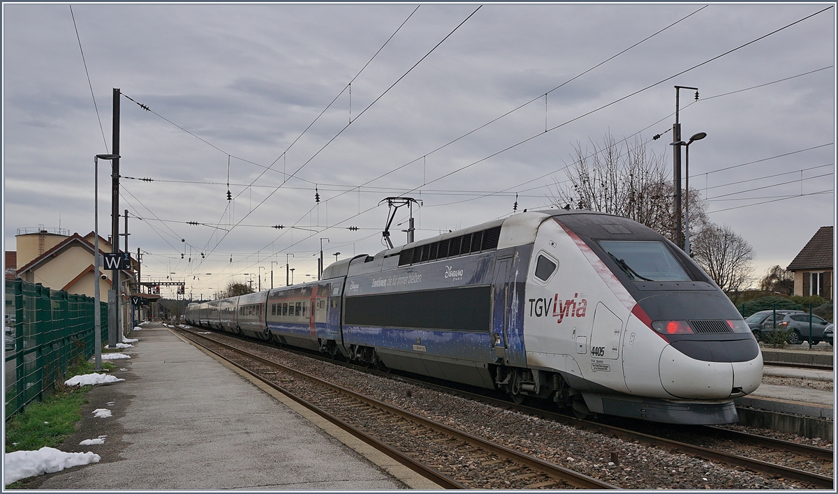 Die  Daseinsberechtigung  des SBB NPZ RE Neuchâtel - Frasne: Anschuss an den TGV Lyria in Frasne nach Paris.

23. Nov. 2019