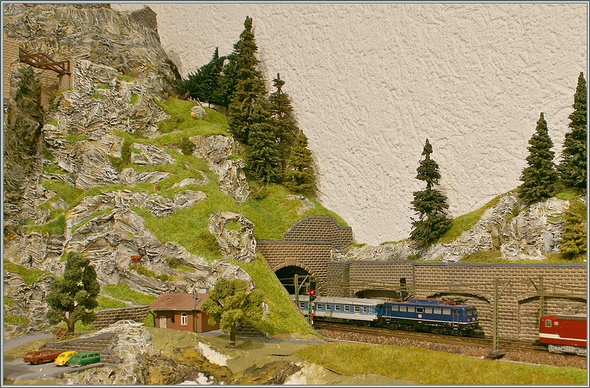 Die DB 110 mit einem IR auf meiner Z-Anlage.

7. Juni 2011 