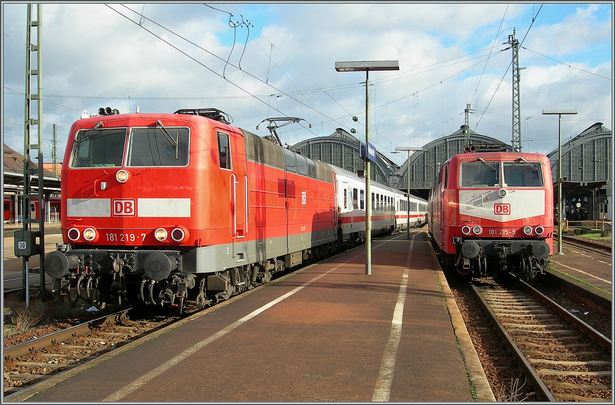 Die DB 181 219-7 und 215-5 in Karlsurhe.
21. Jan. 2007