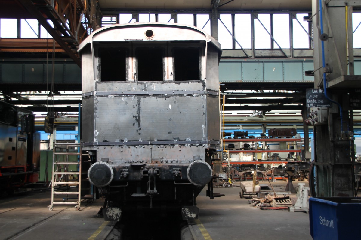 Die E75 09 im DLW Meiningen am 29.M�rz.2014