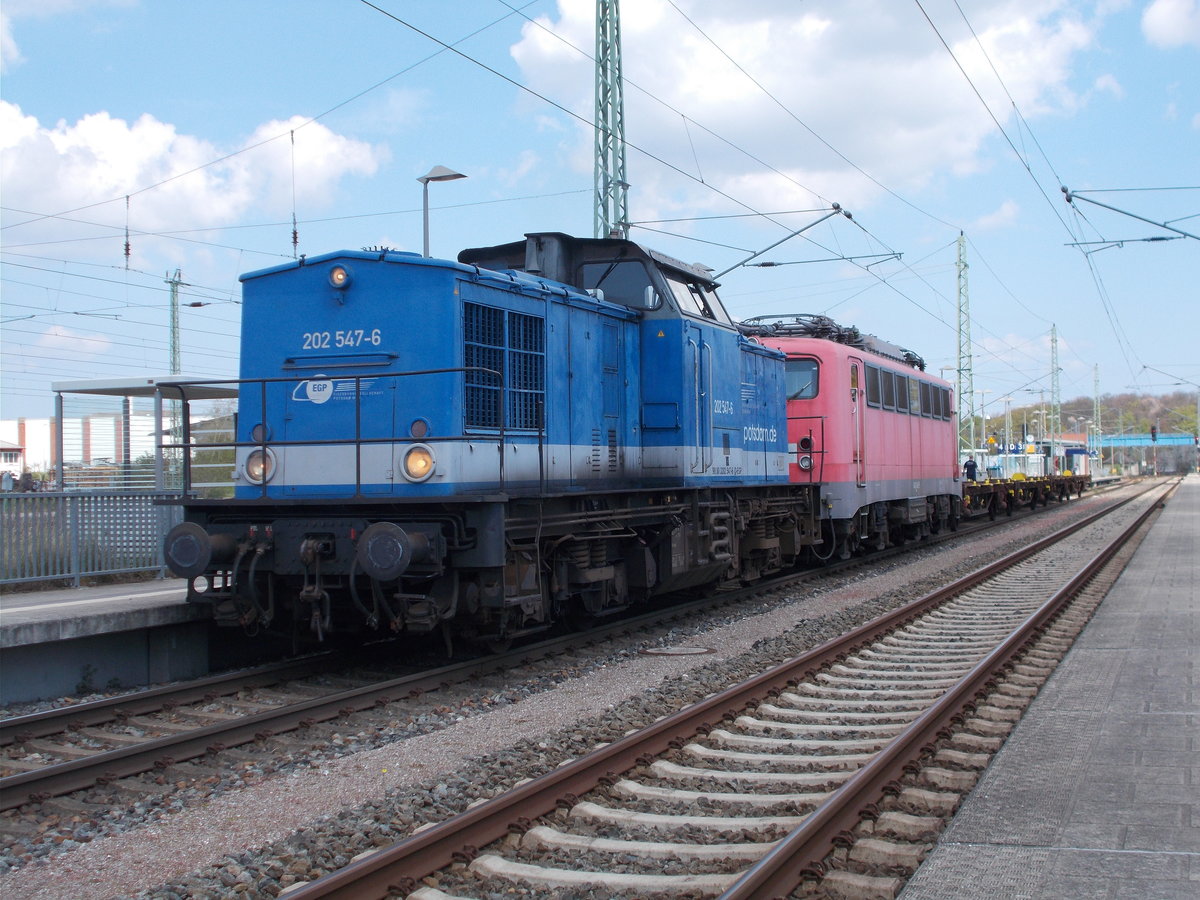 Die EGP 202 547-6 holte die 140 649-5,am 03.Mai 2016,von Mukran.Reinzufällig war ich gerade auf dem Bahnhof in Bergen/Rügen als ich die Überführung dort erwischte.