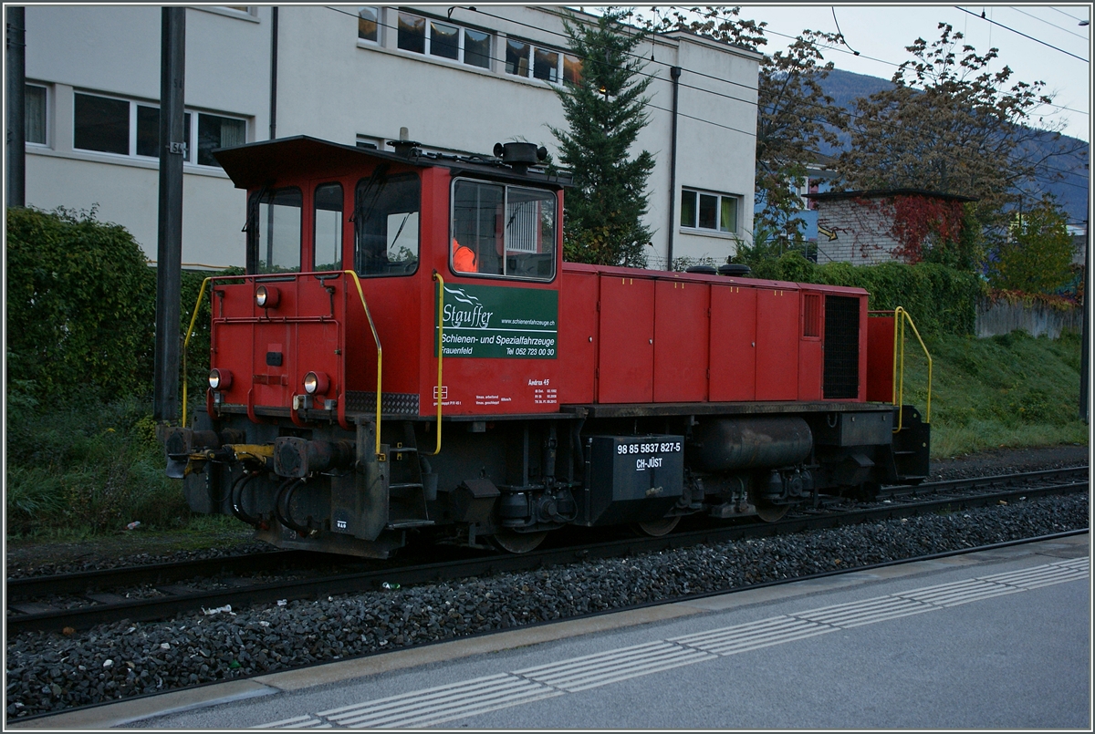 Die Em 837 827-5 (UIC N 98 85 5 837 827-5) in Sierre. 
7. Nov. 2013