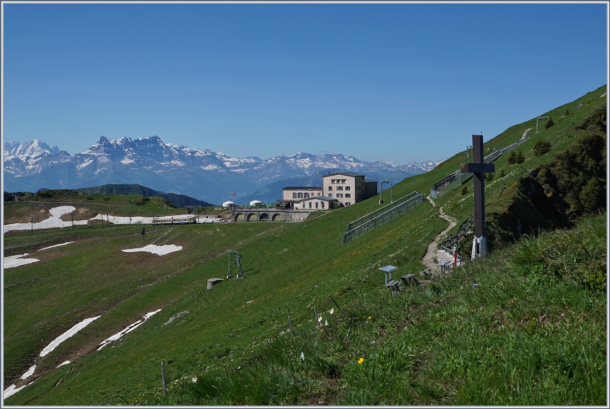 Die Gipfelstation Rochers de Naye. 
28. JUni 2016