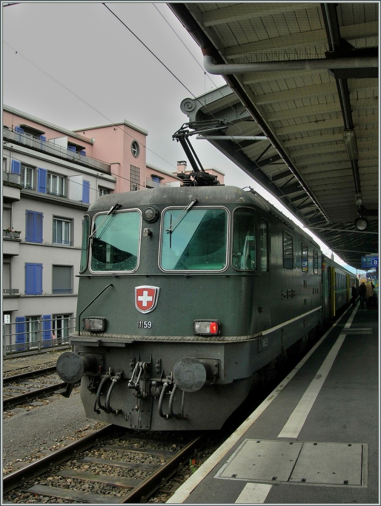 Die grüne Re 4/4 II 11159 in Lausanne. 
12. Nov. 2006