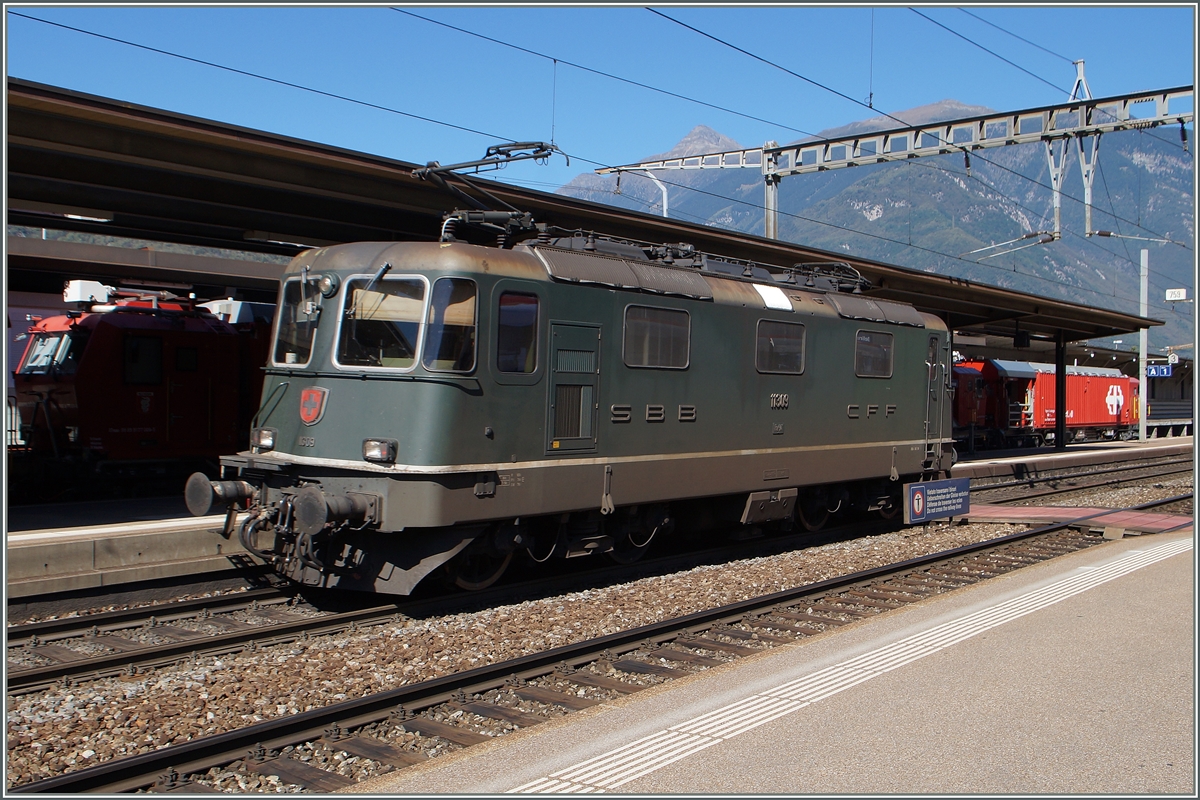 Die grüne SBB Re 4/4 II 11309 in Bellinzona. 
23. Sept. 2014