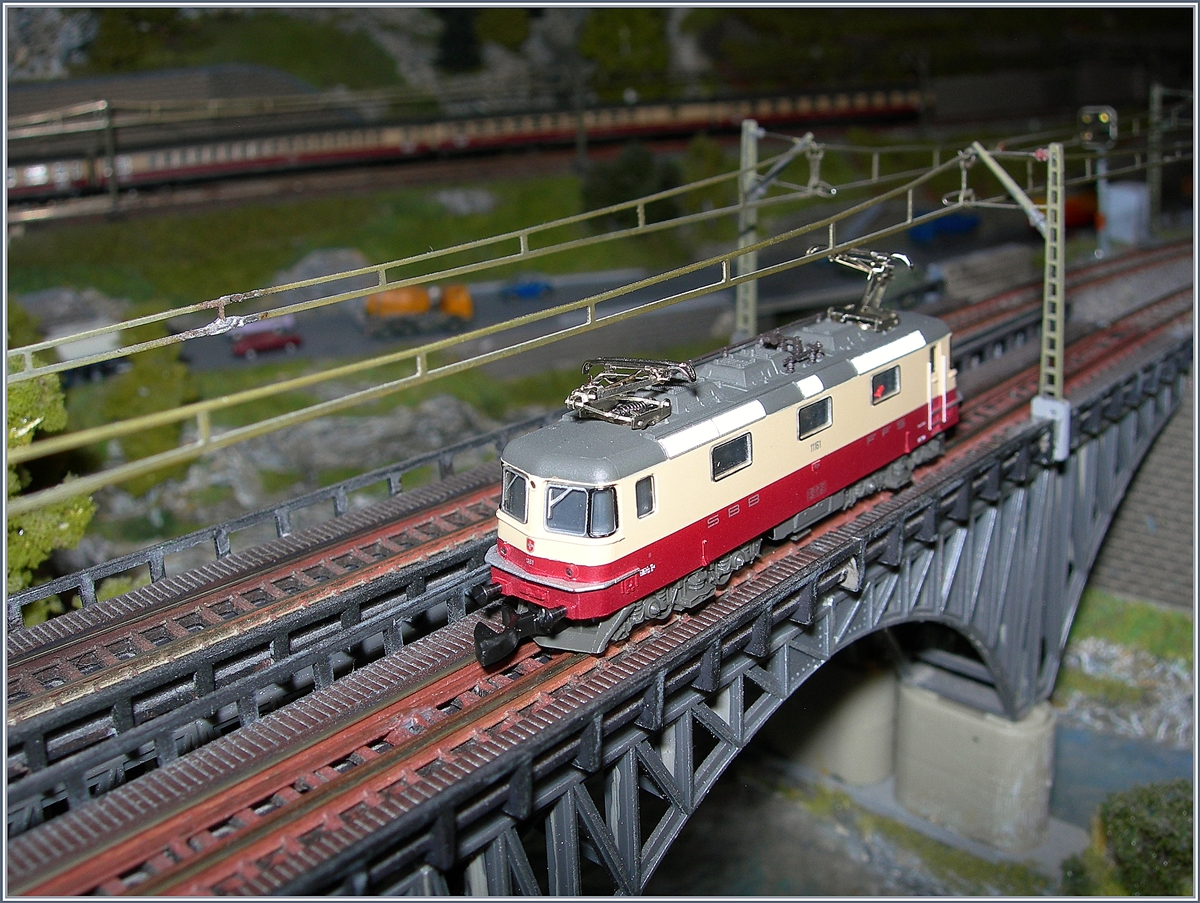 Die Märklin mini club Z Spur SBB Re 4/4 II 11161 auf Probefahrt.

21. Dez. 2019