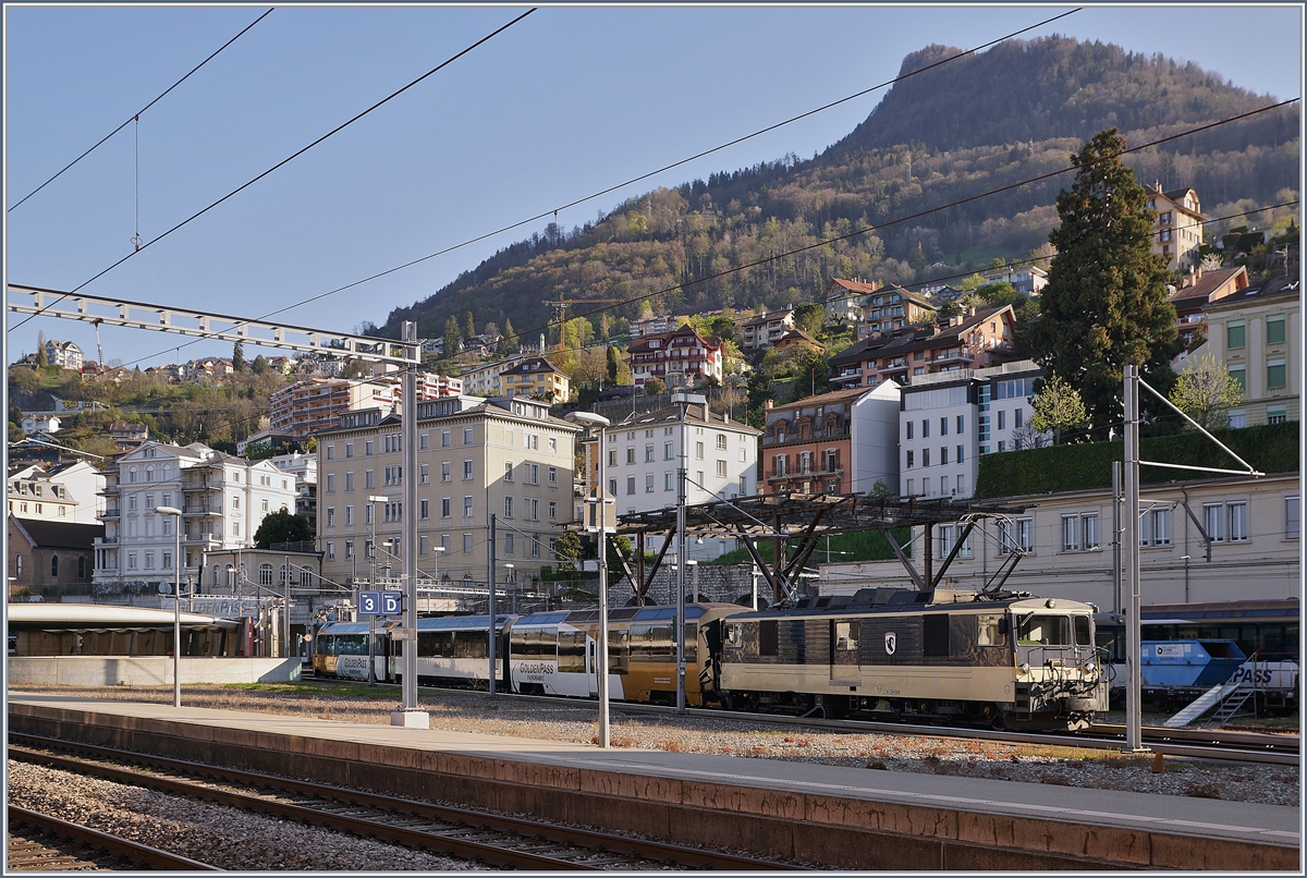 Die MOB GDe 4/4 6004  Interlaken  steht in Montreux im Abstellbereich. 

11. April 2020