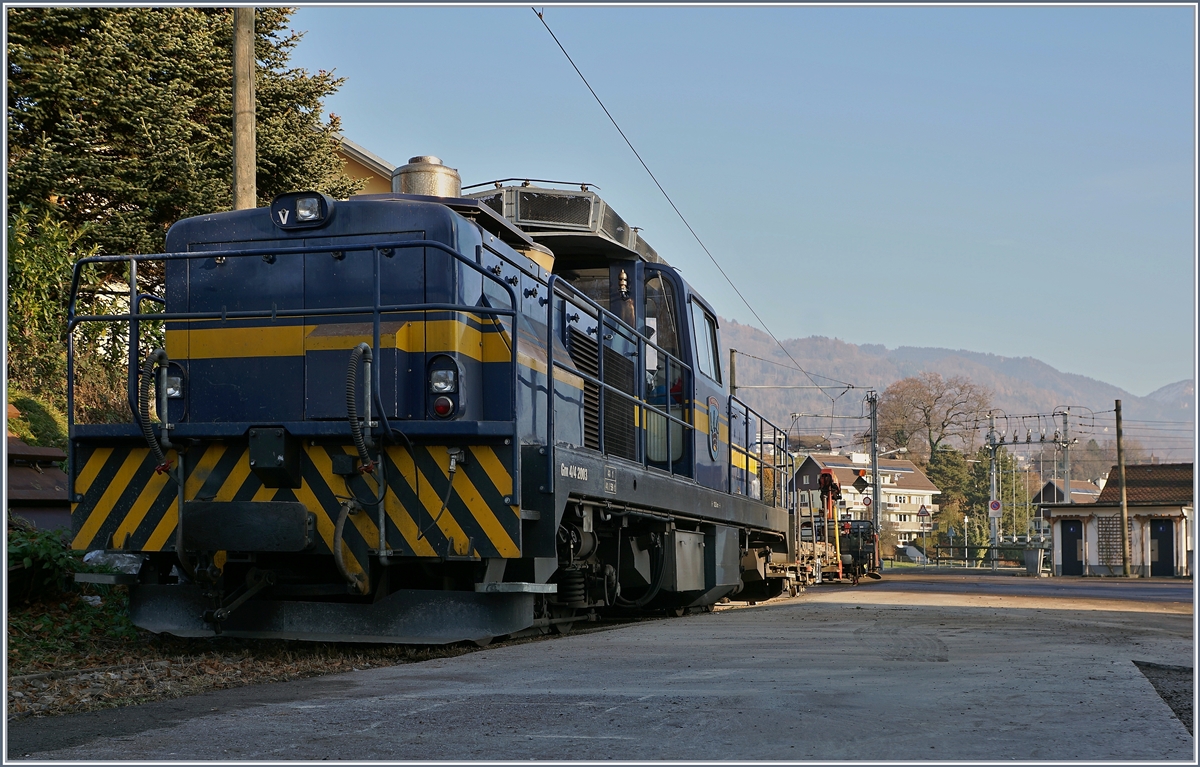 Die MOB Gm 4/4 2003 wartet in St-Légier Gare auf ihre nächsten Einsatz.

15. Dezember 2016 

