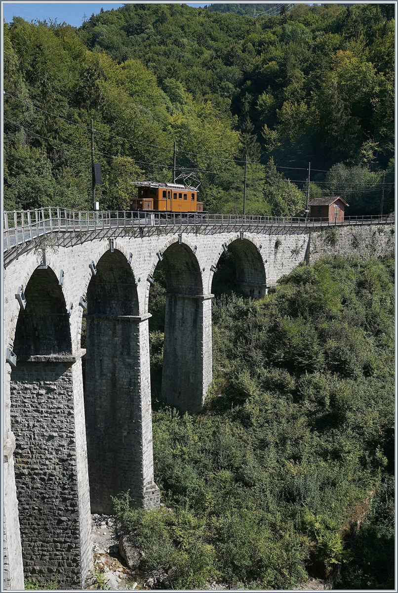 Die RhB Ge 4/4 182 auf dem Baie de Clarens Viadukt zwischen Chamby und Blonay- 

9. Sept. 2019
