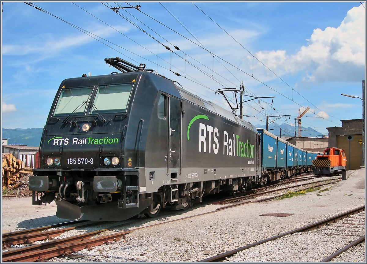 Die RTS Re 185 570-9 in Bulle.
19. Juni 2008