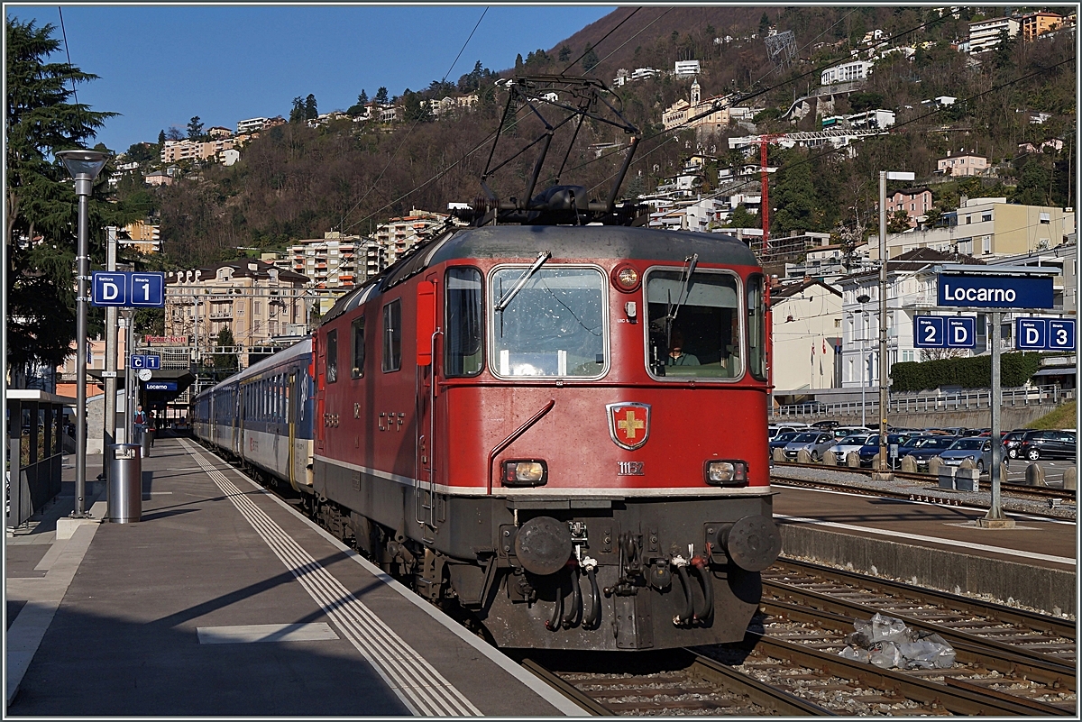 Die SBB Re 4/4 II 11152 im S Bahn Dienst in Locarno.
20. März 2014