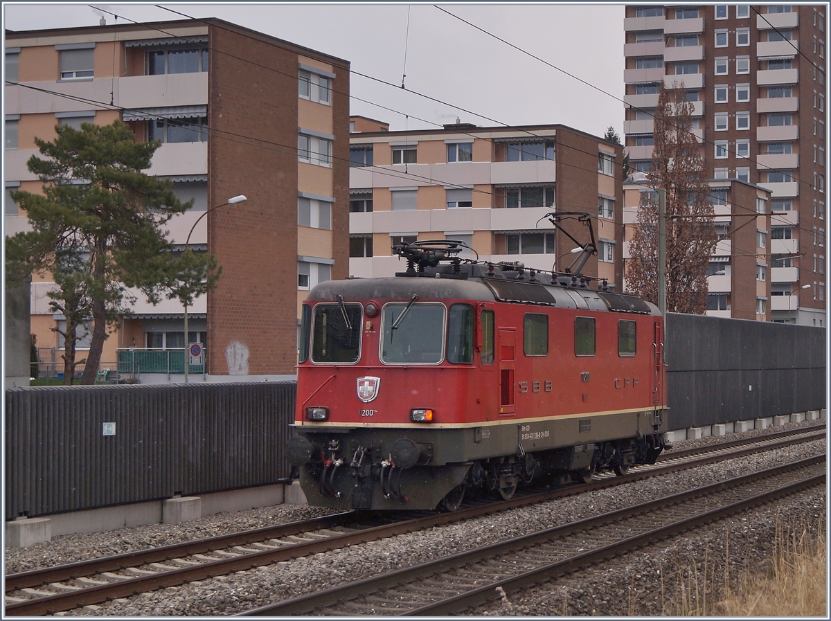 Die SBB Re 4/4 II 11200 bei Grenchen.
22. Feb. 2018