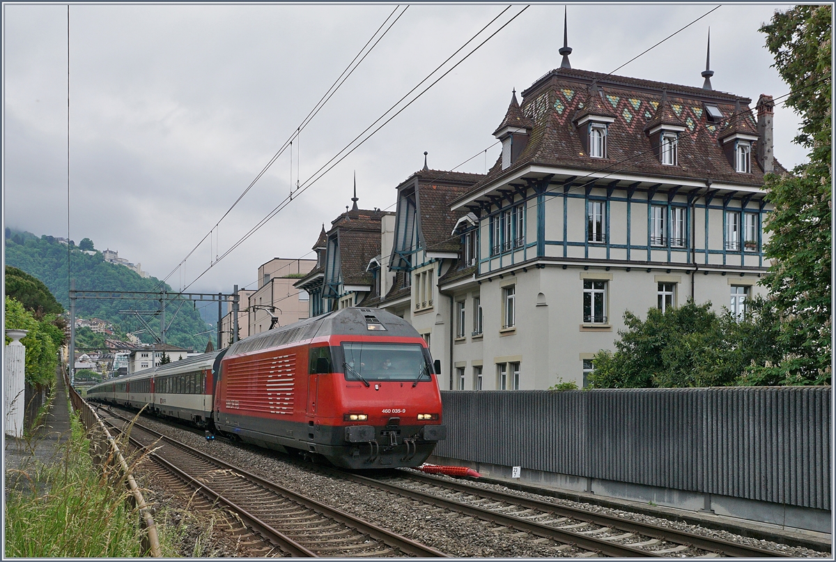 Die SBB Re 460 035-9 verlässt mit einem IR 90 Montreux in Richtung Genève-Aéroport. 

6. Mai 2020
