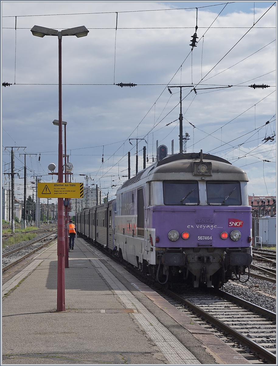 Die SNCF BB 67464 in Strasbourg. Die formschönen Dieselloks werden (leider) nur noch selten eingesetzt und so hatte ich Glück, in Strasbourg gleich drei der Loks erleben zu dürfen.

28. Mai 2019