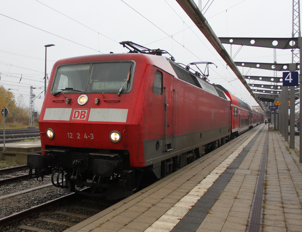 Die Superzahlen im Spiel 77 lauten 12 2 4-3 so stand 120 204-3 am 06.11.2015 im Rostocker Hbf.spter mussten alle Fahrgste wieder aus dem Zug raus.