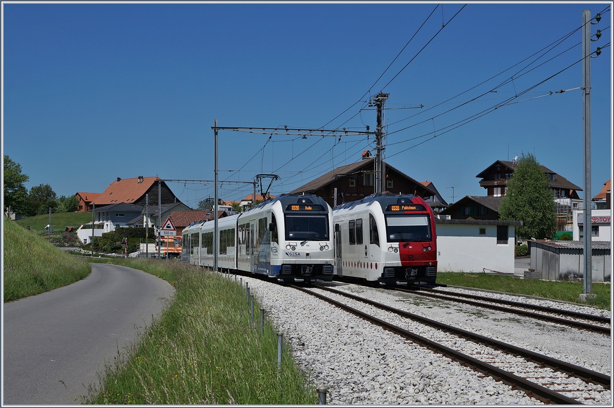 Die TPF SURF Be 2/4 - B - ABe 2/4 101 und 106 kreuzen sich in Vaulruz Sud.

19. Mai 2020