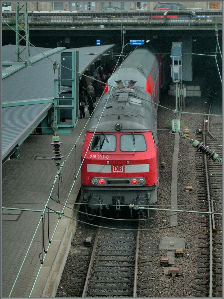 Die V 218 103-0 in Hamburg Hbf.
19. Sept. 2006