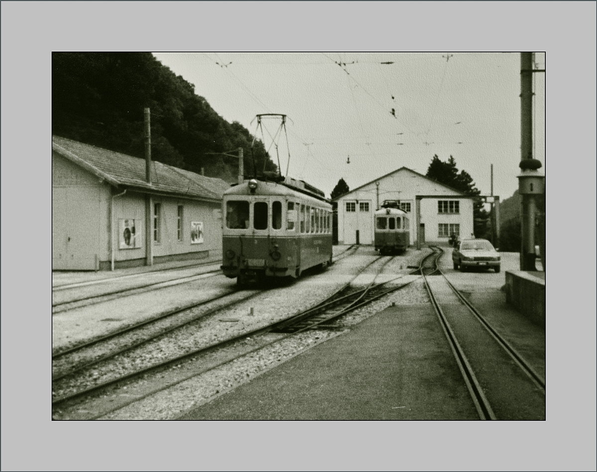 Die weiteren beiden WB BDe 4/4 N° 3 und N°2 in Waldenburg. 

Analogbild vom 26. Sept. 1981
