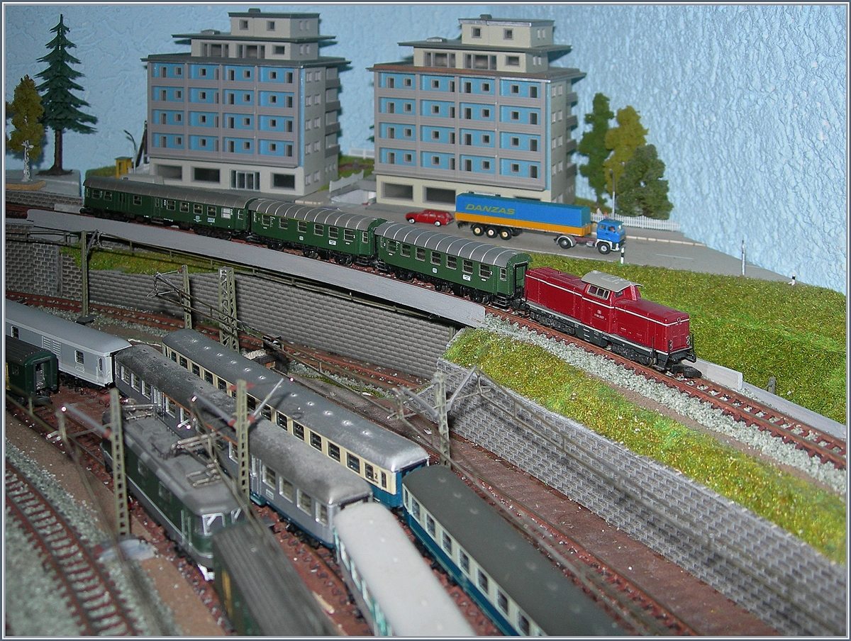 Die Z V 100 mit einem Nahverkehrszug auf meiner Z-Anlage. 

28. Jan. 2020 