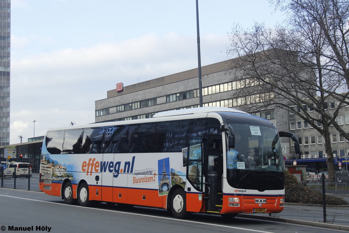 Dieser MAN Lions Coach geh�rt der Firma Gebo Tours aus den Niederlanden.
Gesehen in Essen am 16.12.2014 in Essen.