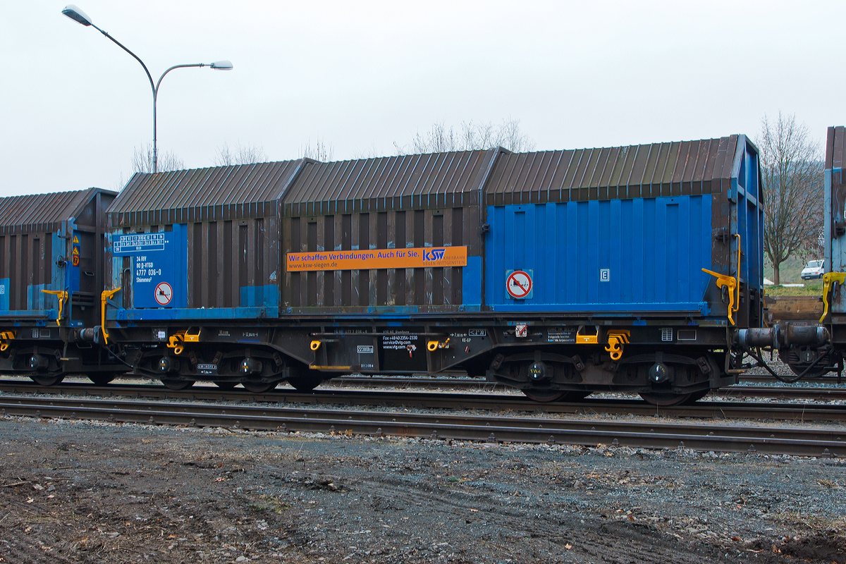 Drehgestell-Flachwagen mit Teleskophauben fr Coiltransporte mit vier Radstzen der Gattung Shimmns, 34 RIV 80 D-VTGD 3777 036-0, von der Vermietungsfirma VTG AG an die KSW- Kreisbahn Siegen-Wittgenstein vermietet, abgestellt am 02.12.2014 auf dem Betriebsbereich Freien Grunder Eisenbahn der KSW in Herdorf.

Technische Daten:
Spurweite: 1.435 mm
Lnge ber Puffer: 12.040 mm
Ladelnge: 10.800 mm
Drehzapfenabstand: 7.000 mm
Achsabstand im Drehgestell: 1.800 mm
Gesamter Radsatzstand: 8.800 mm
Ladebreite in den Mulden:  2.400 mm
Laderaum: fr 5 Coils
Hchstgeschwindigkeit: 100 km/h (beladen) / 120 km (leer)
Maximales Ladegewicht: 67,7
Eigengewicht: 22.300
Kleinster bef. Gleisbogenradius: 35 m