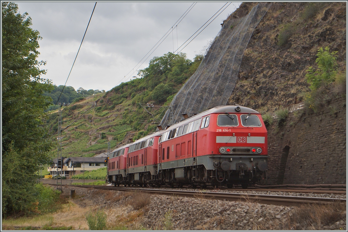 Drei V 218 bei Kobern Gondorf (Moselbahn).
20. Juni 2014