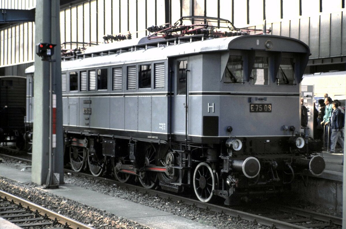 E 75 09 in Stuttgart am 22.10.1995.